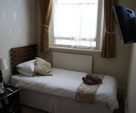 宾馆 The Lighthorseman