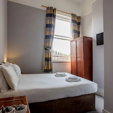 The Lighthorseman 3* יורק